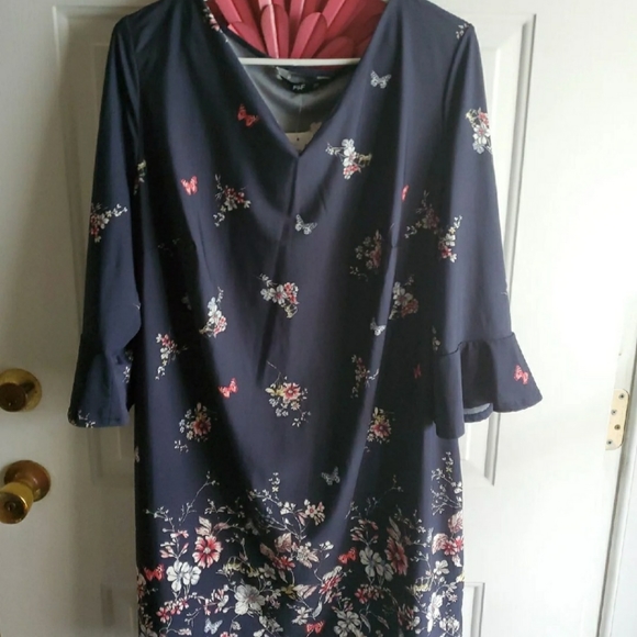 Dress - Picture 1 of 4